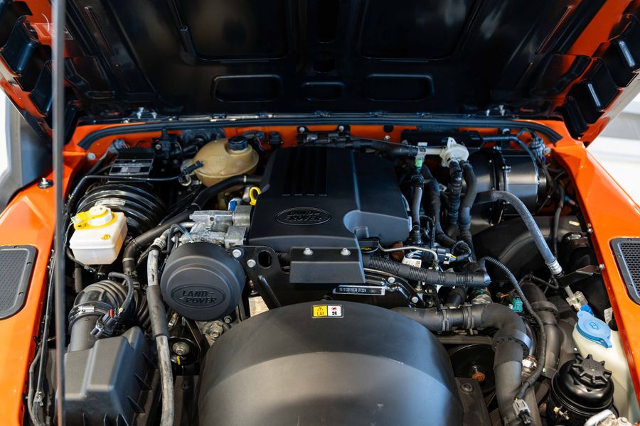 Land Rover Defender 90 Adventure