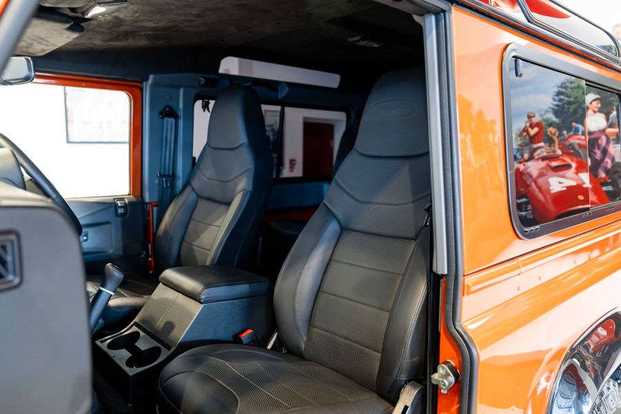 Land Rover Defender 90 Adventure
