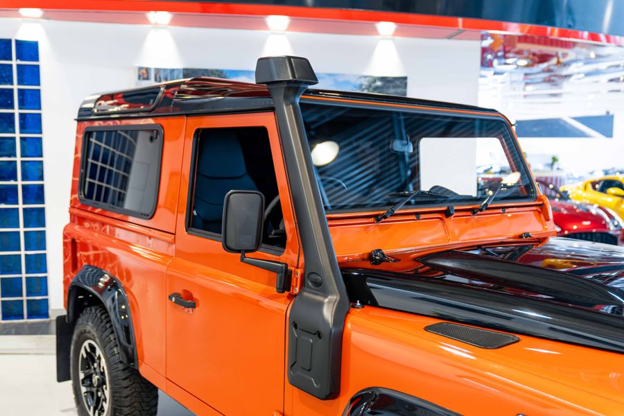 Land Rover Defender 90 Adventure