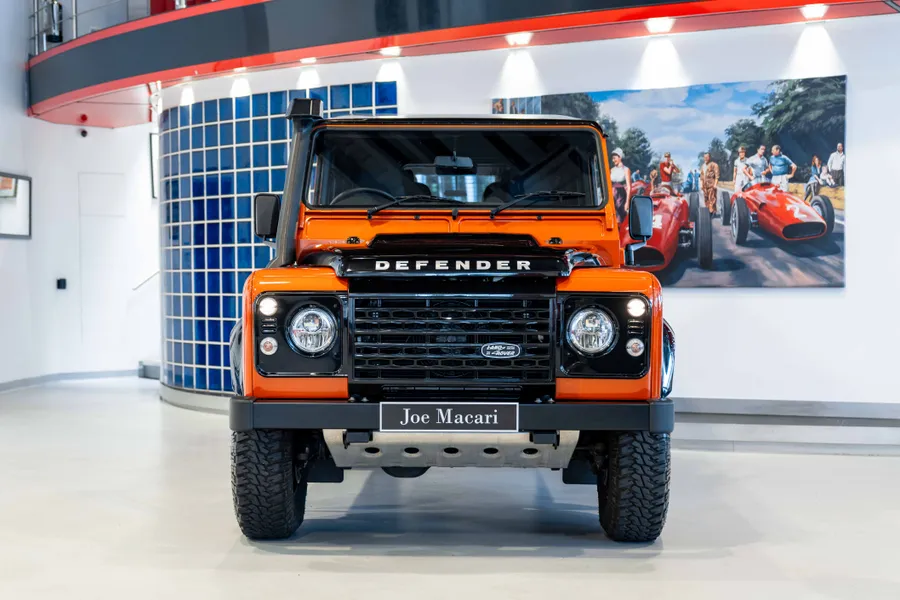Land Rover Defender 90 Adventure