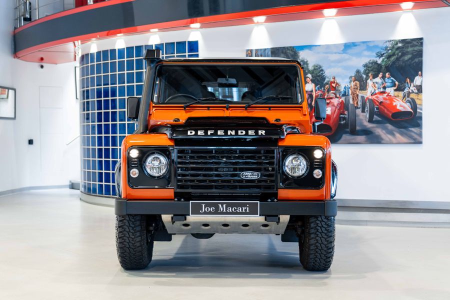Land Rover Defender 90 Adventure
