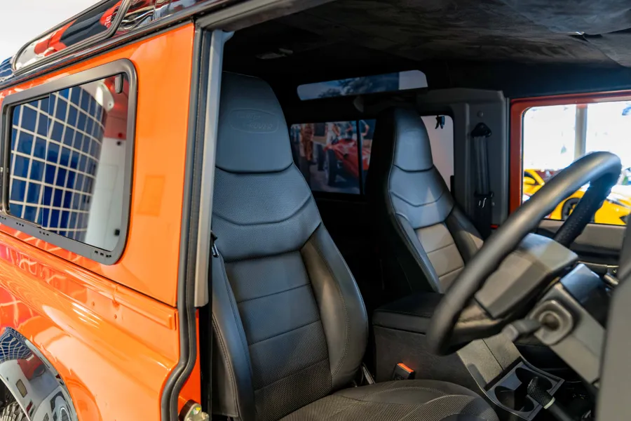 Land Rover Defender 90 Adventure