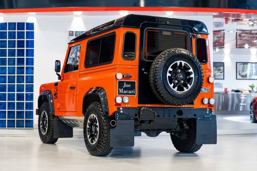 Land Rover Defender 90 Adventure