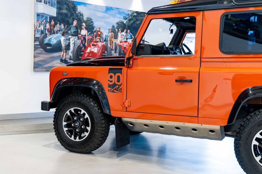 Land Rover Defender 90 Adventure