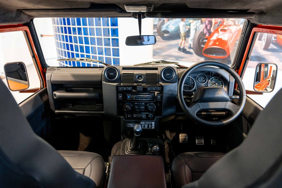 Land Rover Defender 90 Adventure