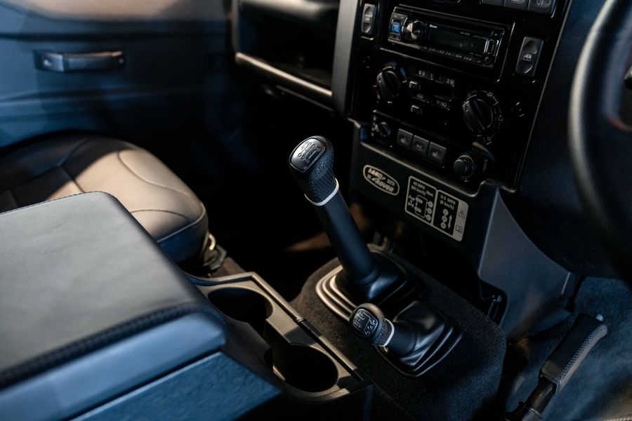Land Rover Defender 90 Adventure