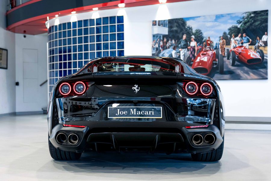 Ferrari 812 Superfast LHD