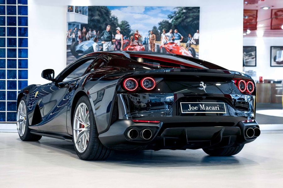 Ferrari 812 Superfast LHD