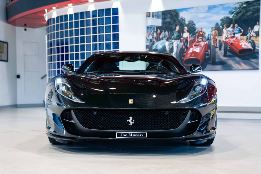 Ferrari 812 Superfast LHD