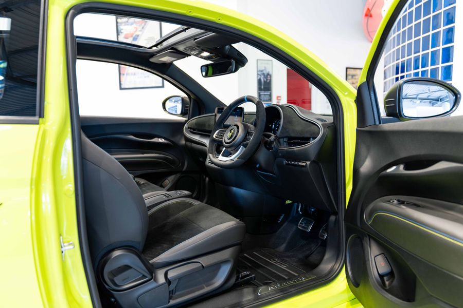 Abarth 500e C Scorpionissima