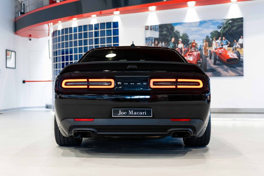 Dodge Challenger Hellcat Jailbreak