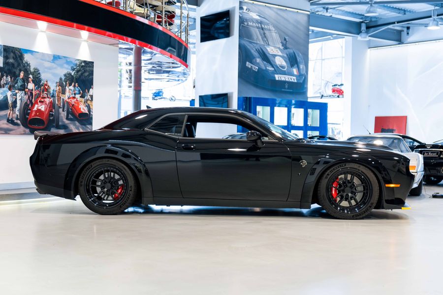 Dodge Challenger Hellcat Jailbreak