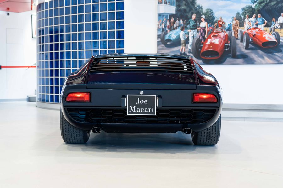 Lamborghini Miura P400