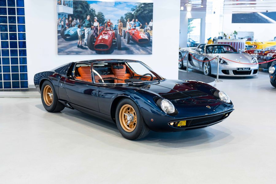 Lamborghini Miura P400
