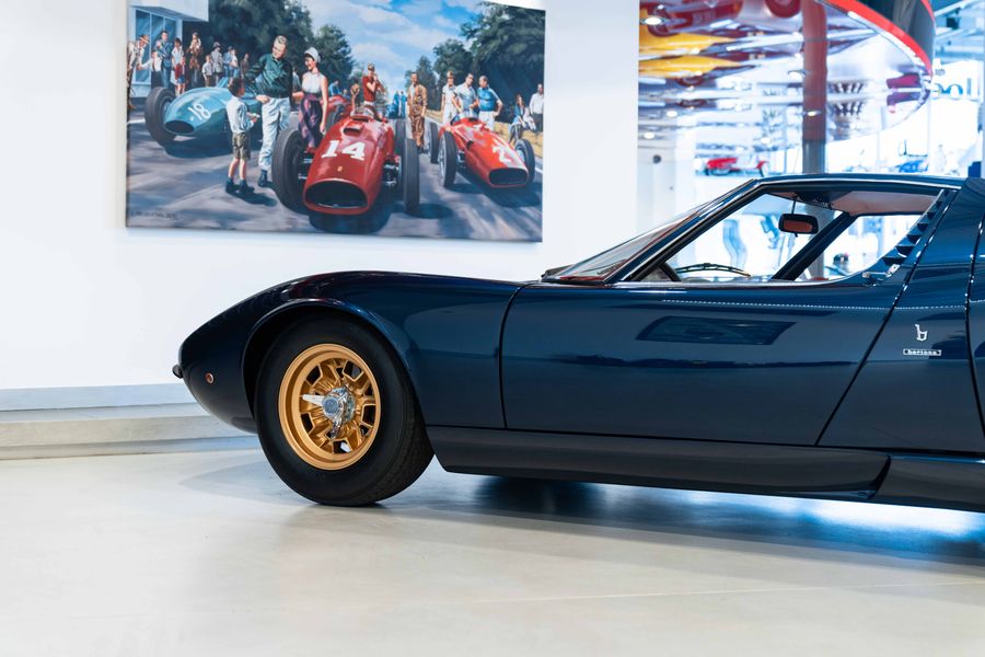 Lamborghini Miura P400