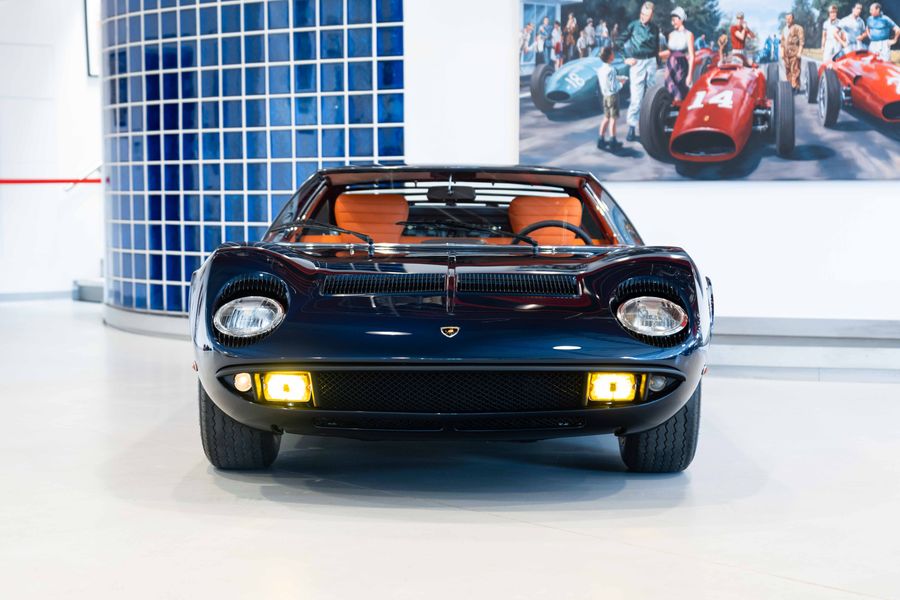 Lamborghini Miura P400