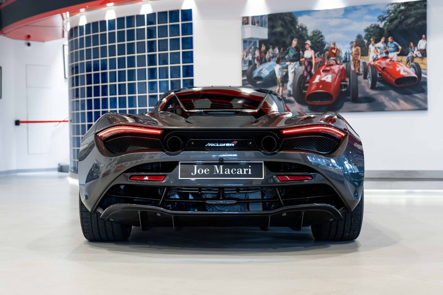 McLaren 720S Performance