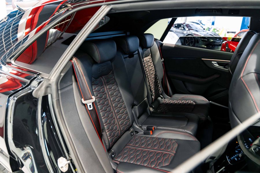 Audi RSQ8 Carbon Black