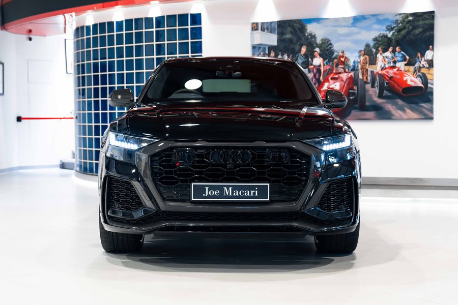 Audi RSQ8 Carbon Black