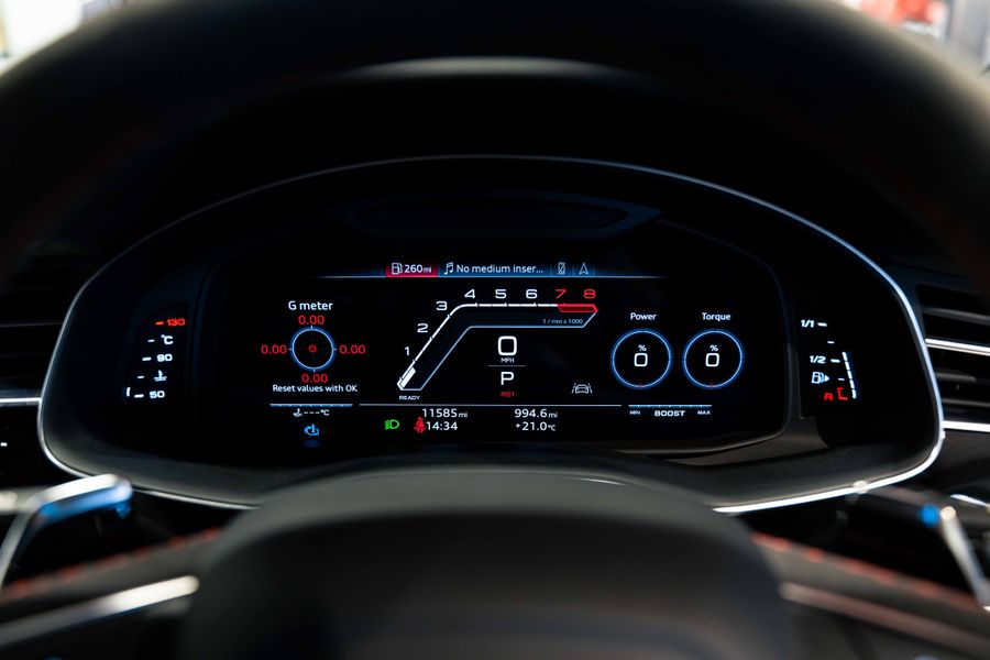 Audi RSQ8 Carbon Black