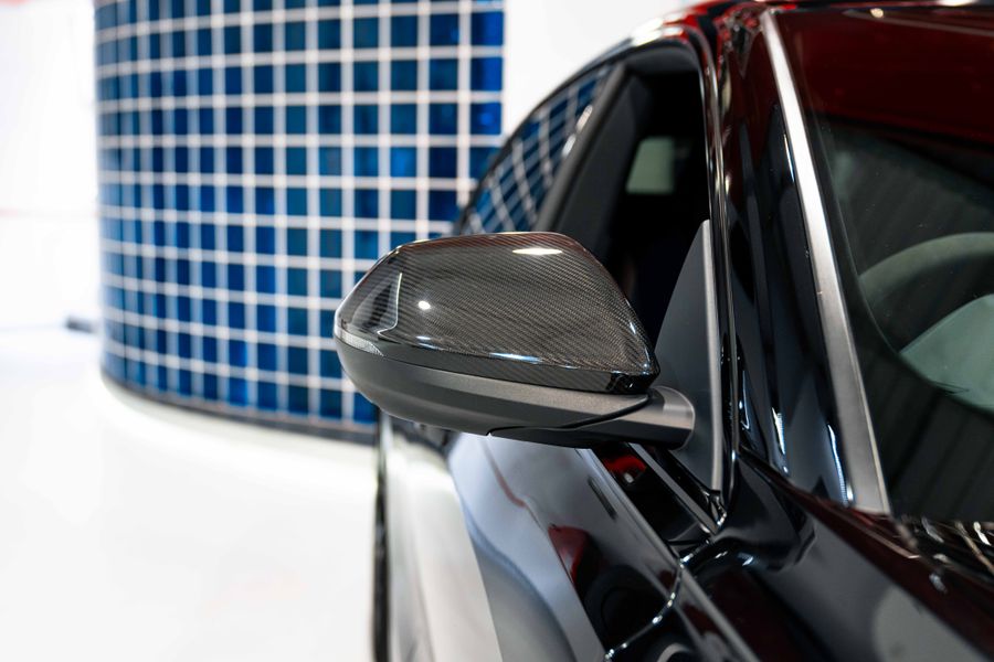 Audi RSQ8 Carbon Black