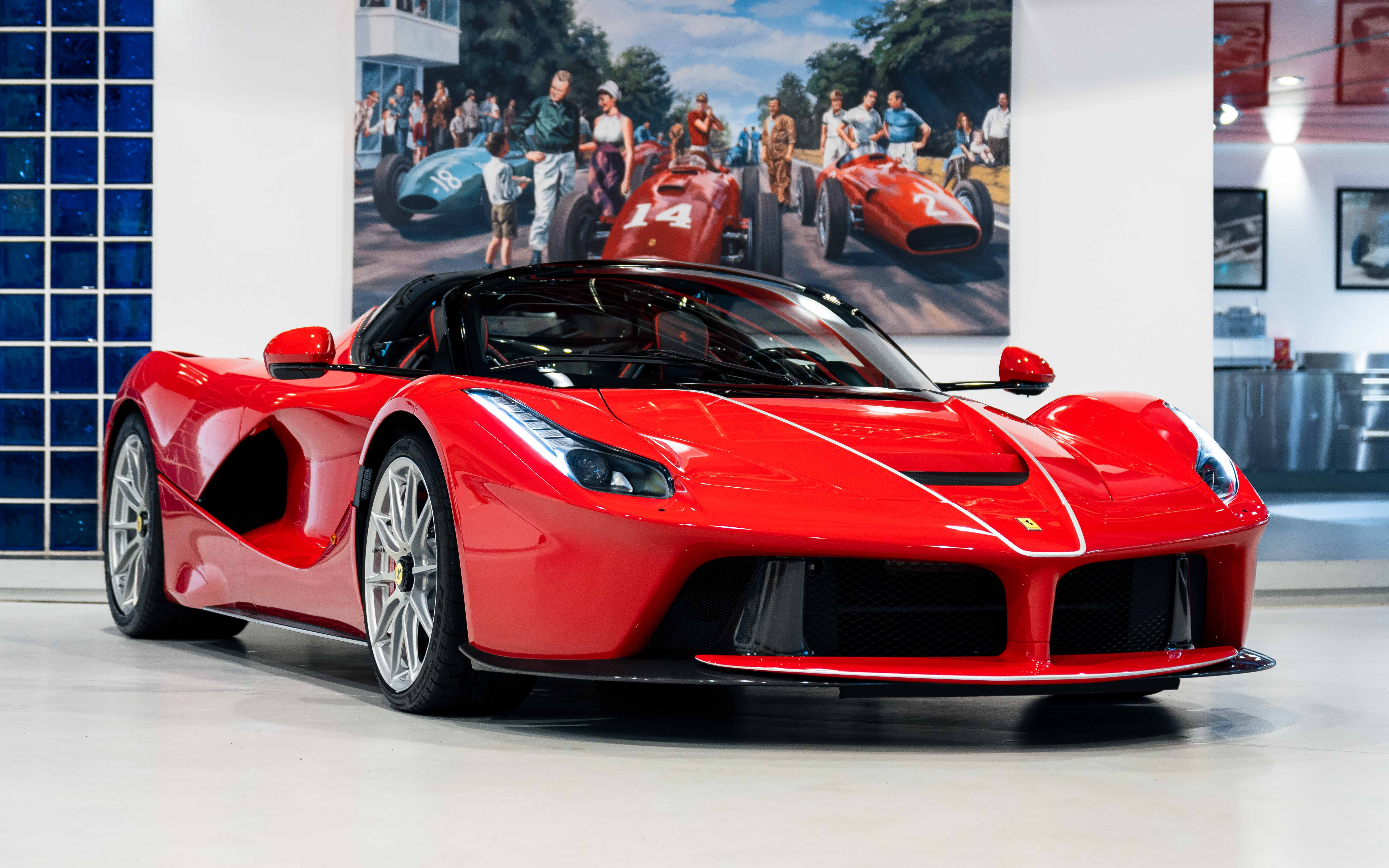 ピクシー　Ferrari LaFerrari 赤 Ferrari LaFerrari Aperta Previously Sold | Joe Macari