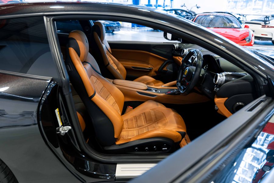 Ferrari GTC4 Lusso V12