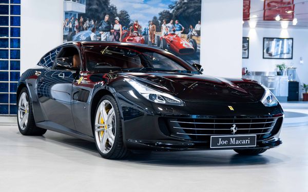 Ferrari GTC4 Lusso V12