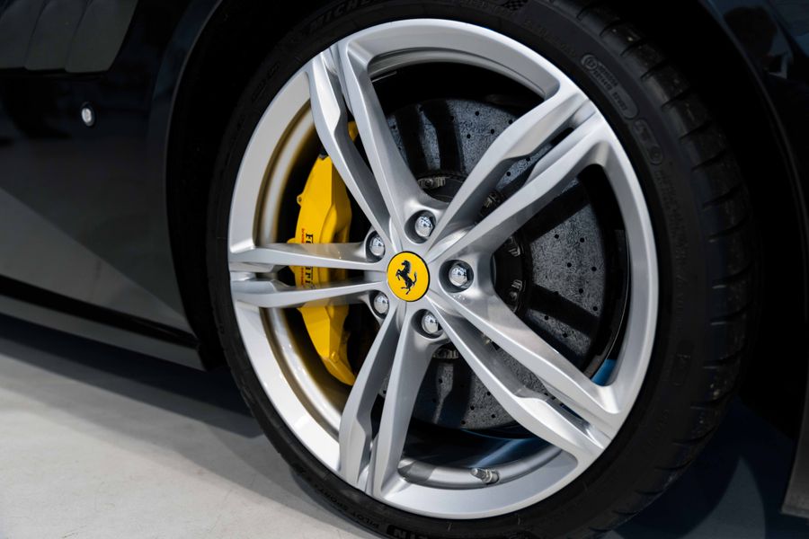 Ferrari GTC4 Lusso V12
