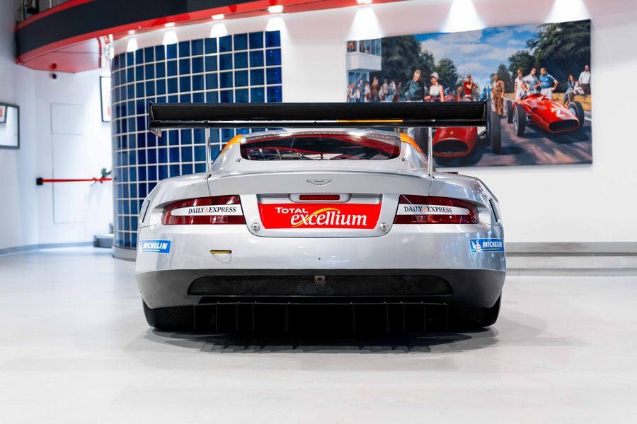 Aston Martin DBR9 GT1