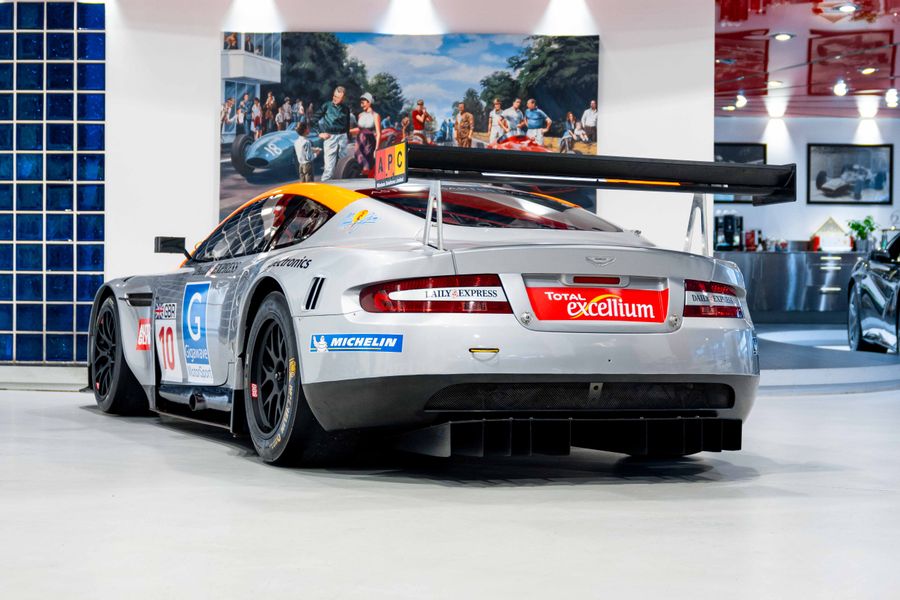 Aston Martin DBR9 GT1