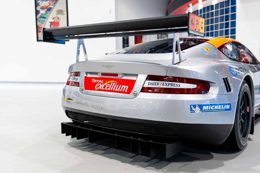 Aston Martin DBR9 GT1
