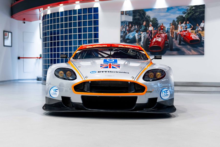 Aston Martin DBR9 GT1