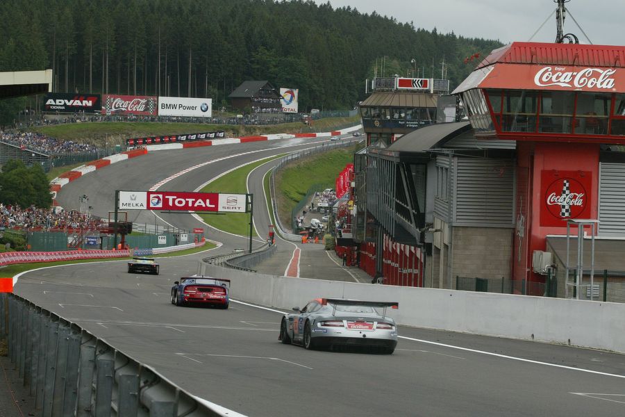Aston Martin DBR9 GT1