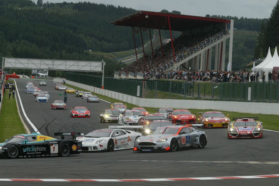 Aston Martin DBR9 GT1