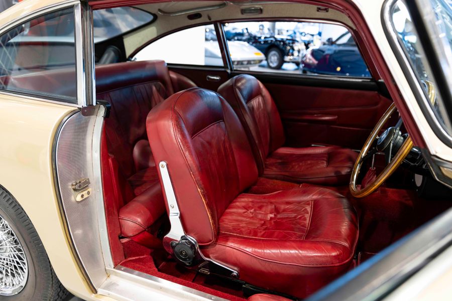Aston Martin DB5