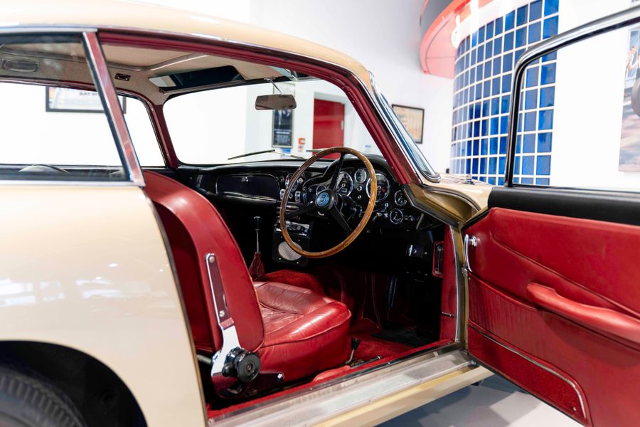 Aston Martin DB5