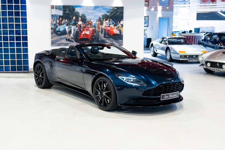 Aston Martin DB11 V8 Volante Shadow Edition
