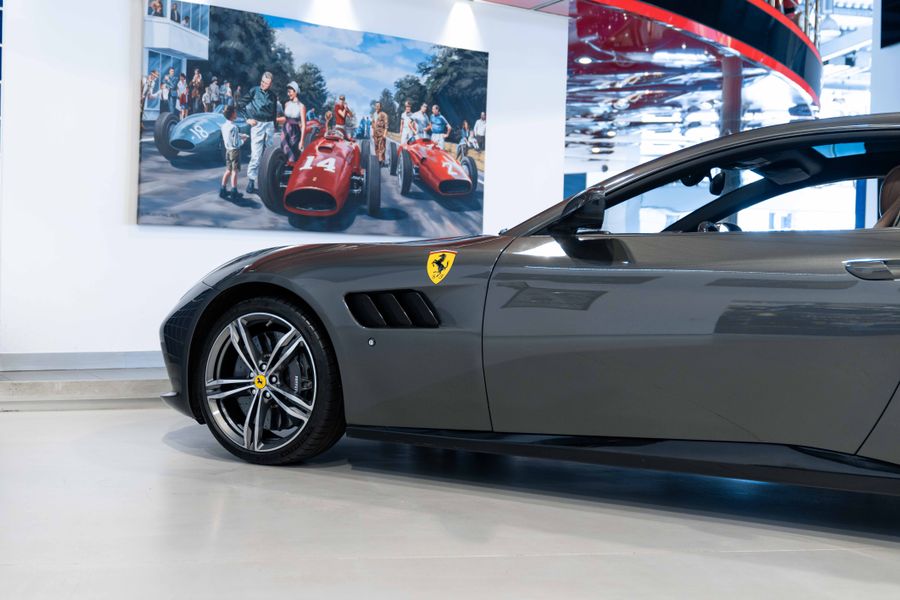Ferrari GTC4 Lusso V12