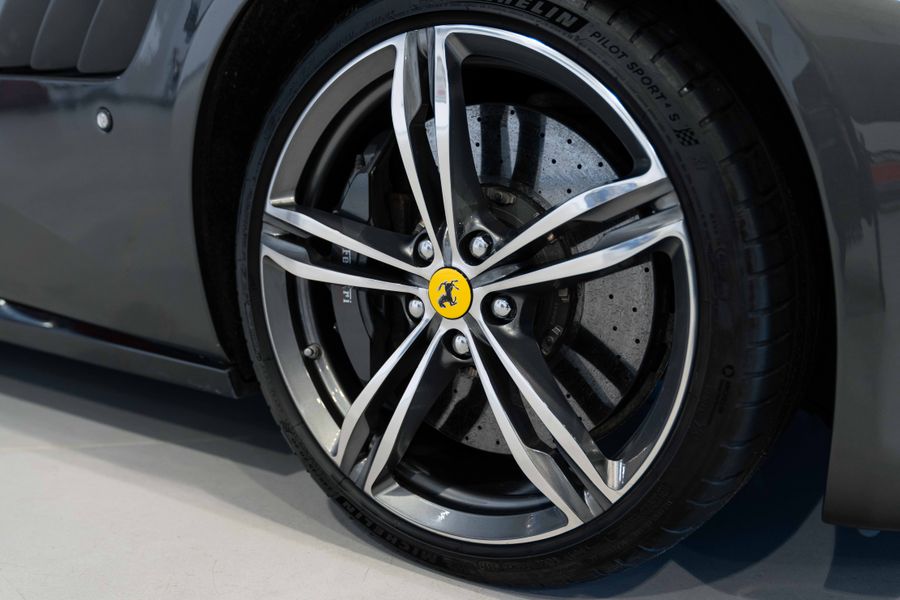 Ferrari GTC4 Lusso V12