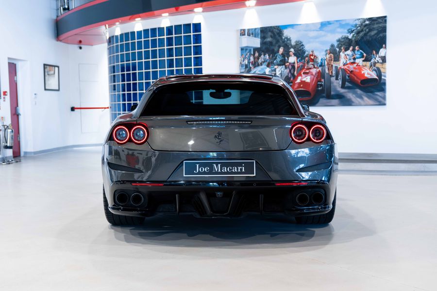 Ferrari GTC4 Lusso V12