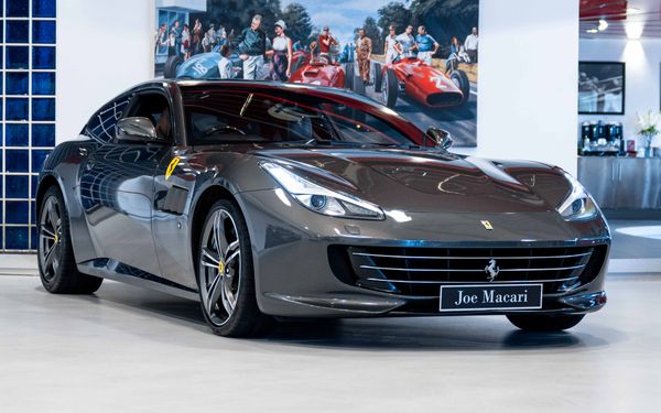 Ferrari GTC4 Lusso V12