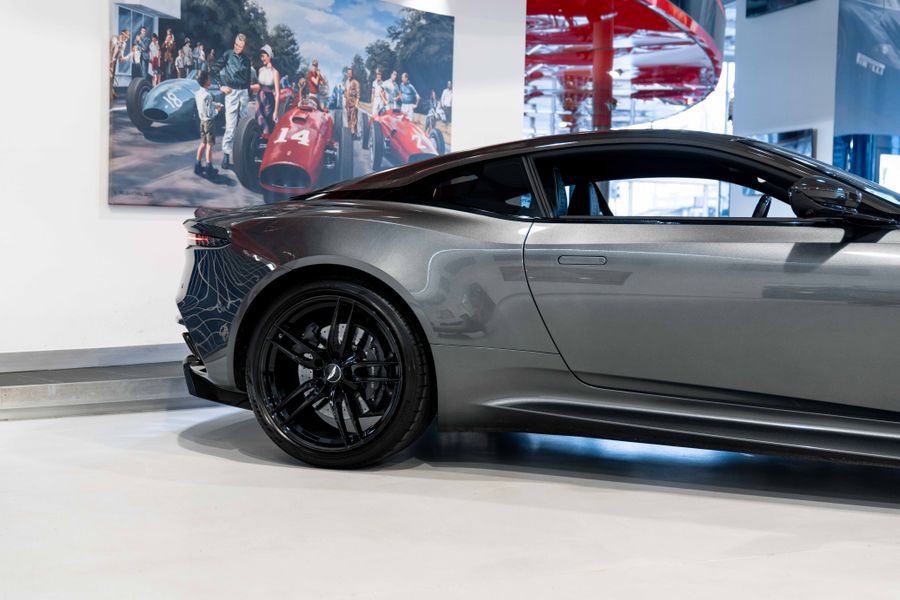Aston Martin DBS Superleggera