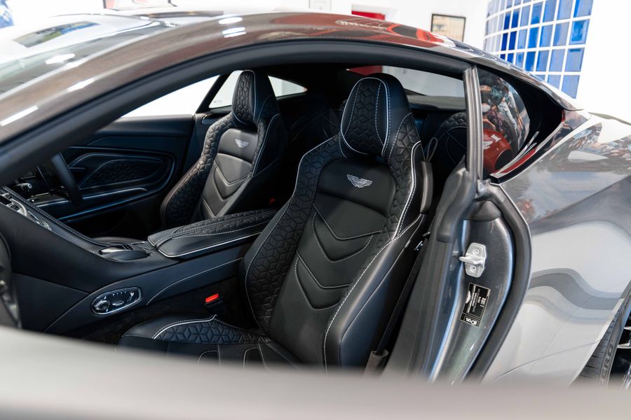 Aston Martin DBS Superleggera