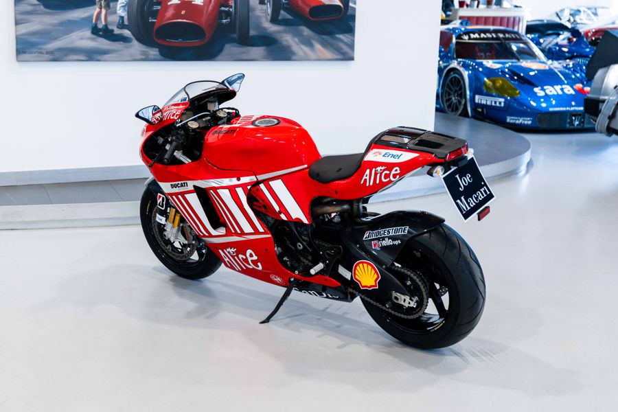 Ducati Desmosedici RR Team Version