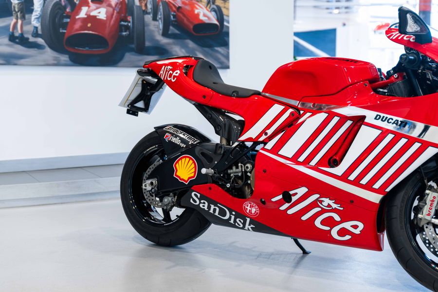 Ducati Desmosedici RR Team Version