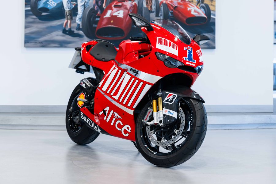 Ducati Desmosedici RR Team Version