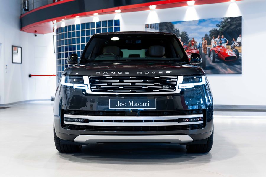 Range Rover P550e Autobiography
