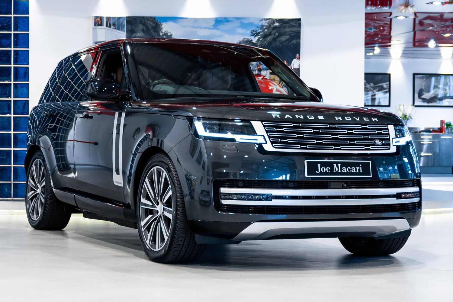 Range Rover P550e Autobiography