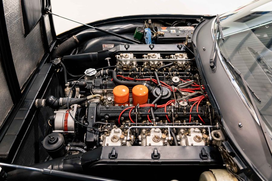 Ferrari 365 GTC/4 LHD